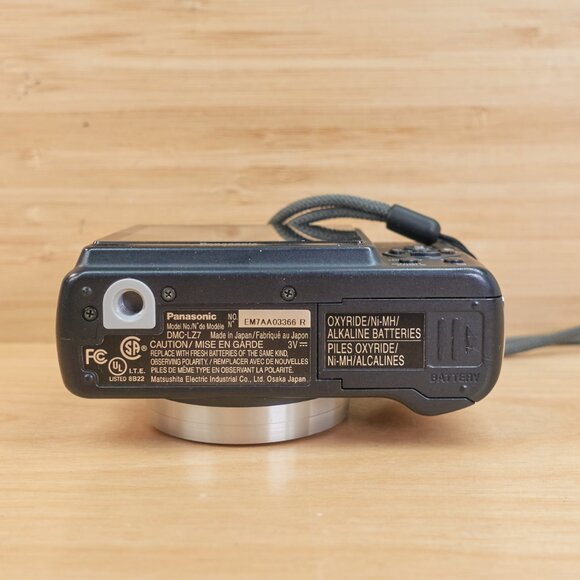 Panasonic Lumix DMC-LZ7 / 7.2MP Digital Camera / 6x Optical Zoom / Japan - Picture 7 of 8